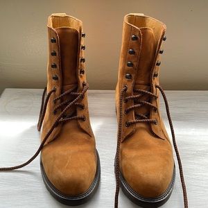 Preloved rockport laced up boots 7Womens